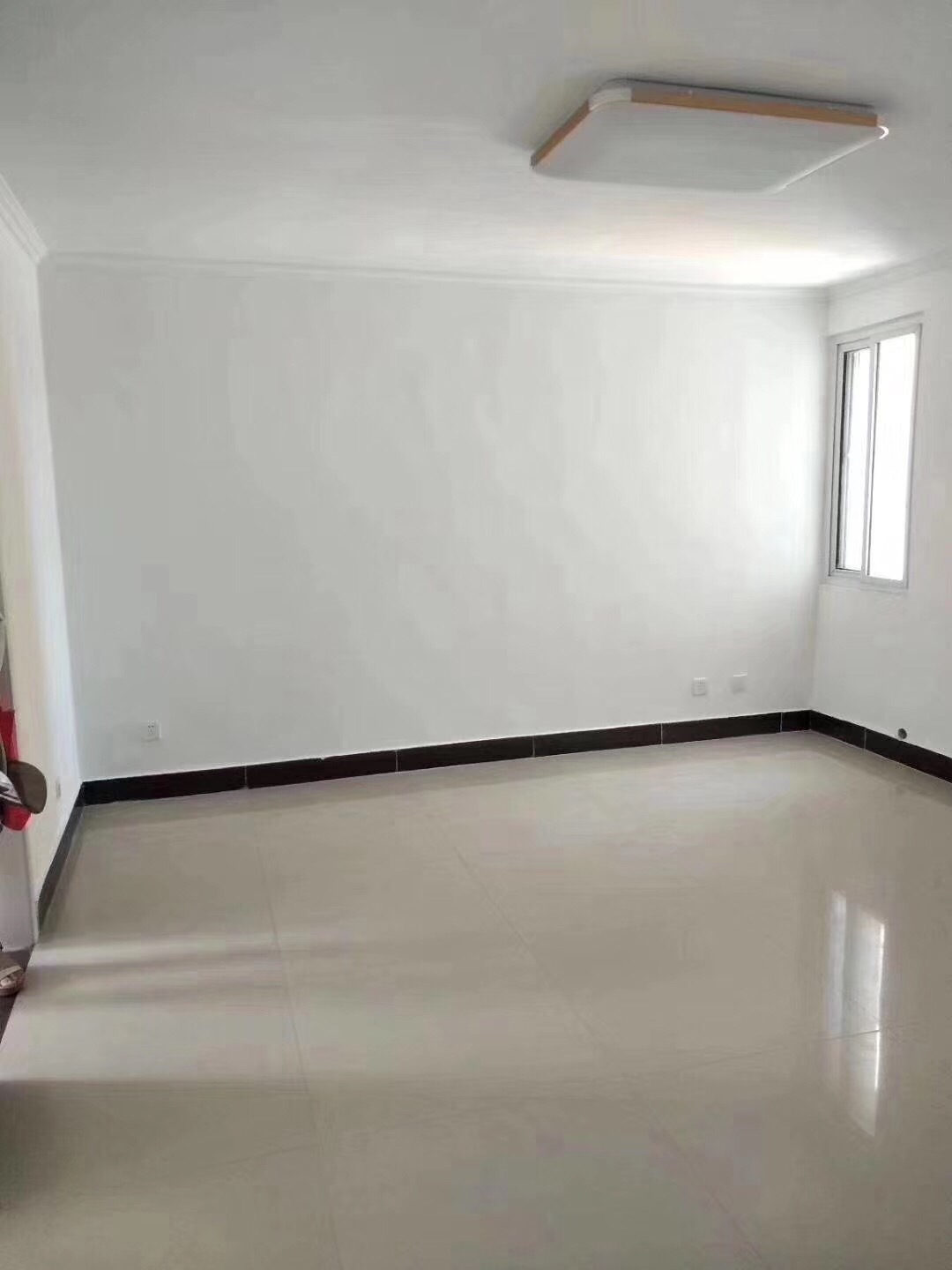 城西金馨花園五樓，精裝修，房產(chǎn)證滿(mǎn)五年，可貸款