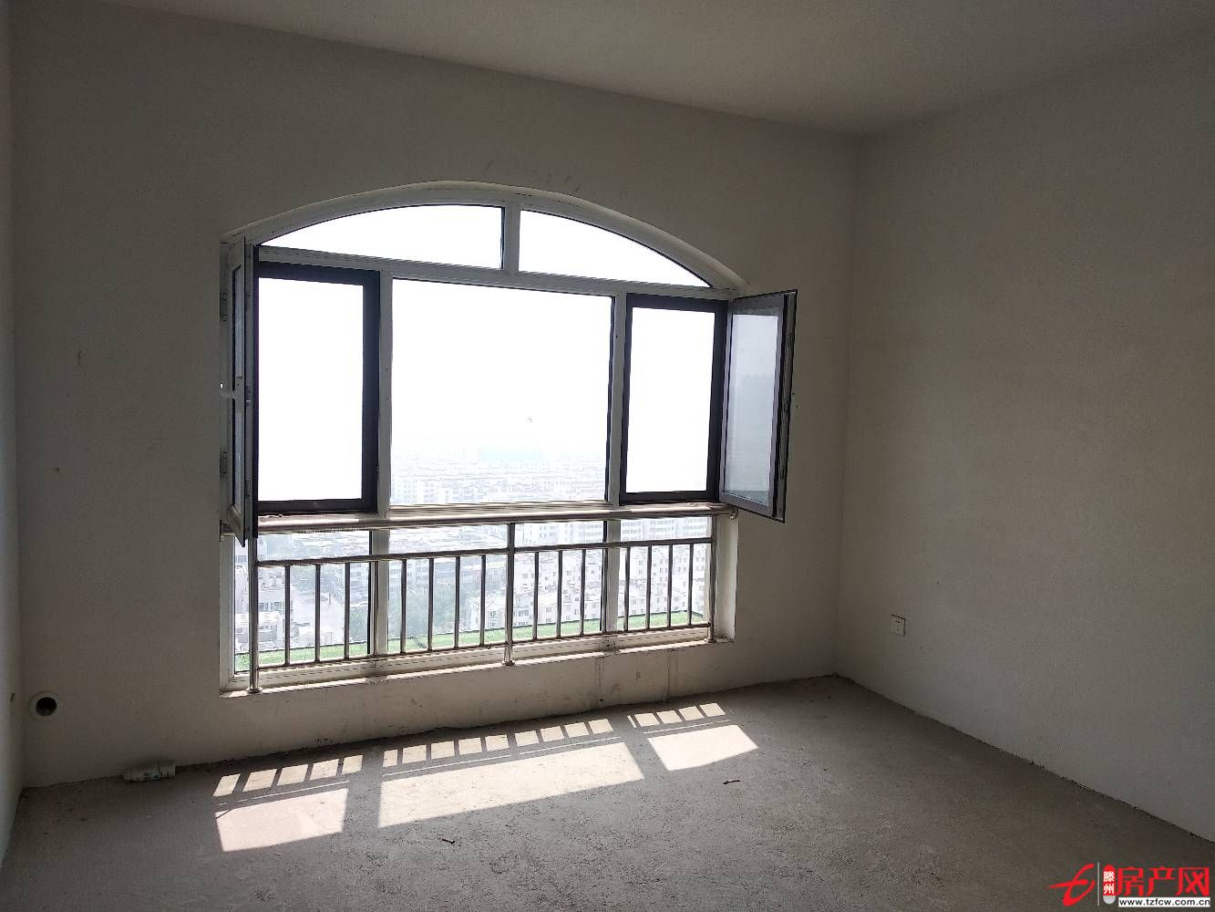 左岸尚景毛坯已經(jīng)上房可分期付