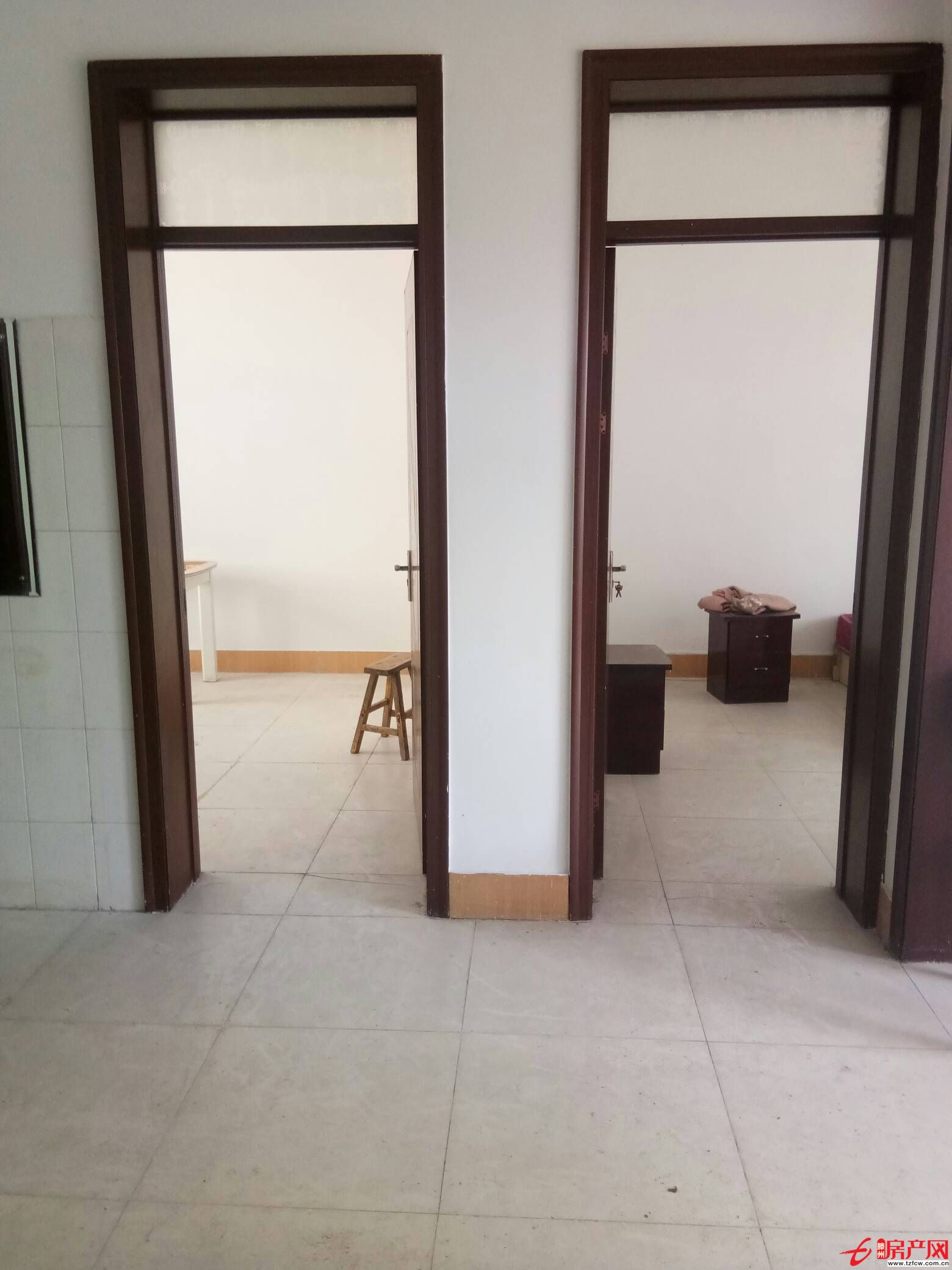 煤炭局宿舍二樓三室兩廳，三室一廳朝陽，有證需全款屬于滕北前進(jìn)