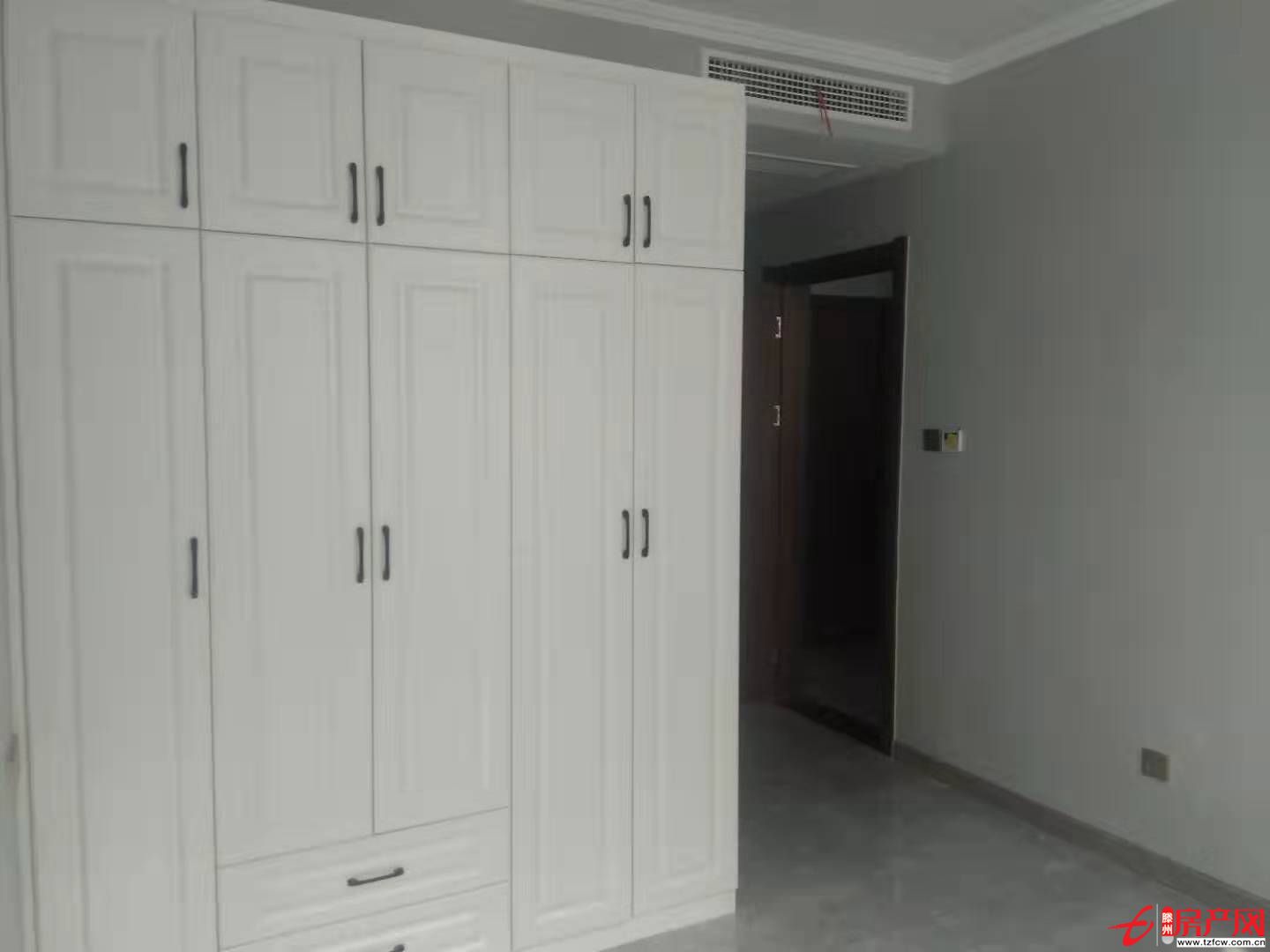 六號(hào)院精裝修可貸款售樓處直接寫名