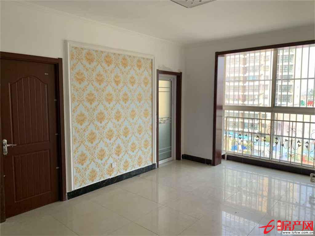 美明佳苑多層，三室一廳，精裝修，配合貸款