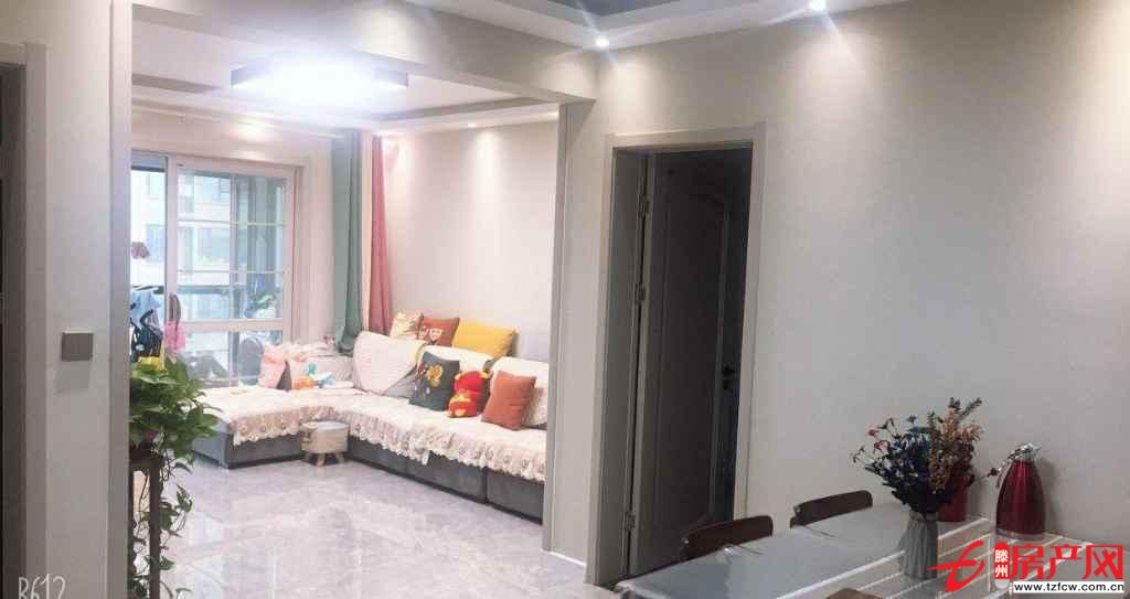 和家園高檔小區(qū)，好樓層，南北通透兩室兩廳采光好，超大陽臺(tái)