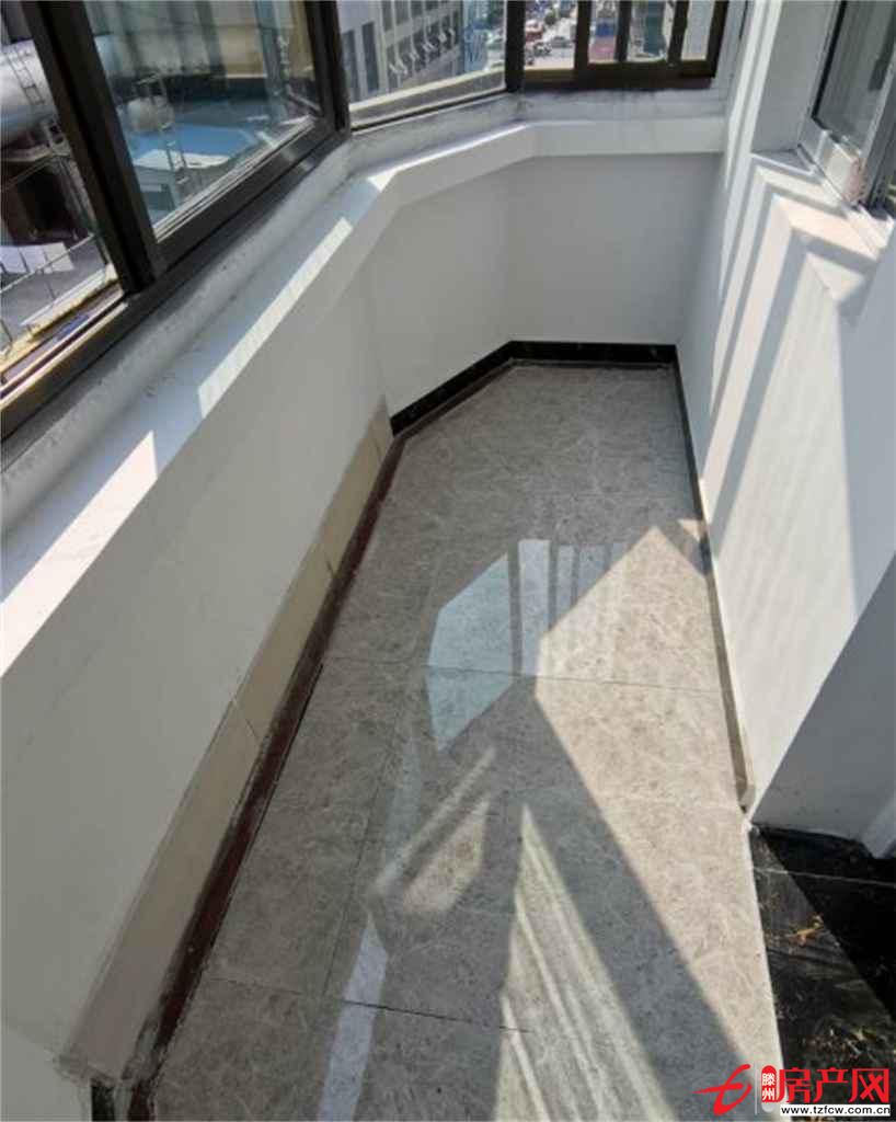 平等小區(qū)干濕分離證滿五年精裝修南北通透采光好