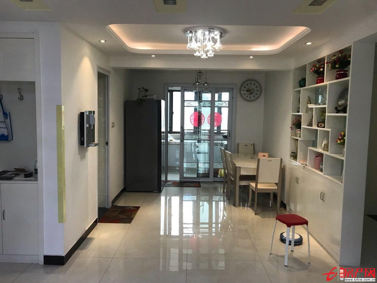 遠(yuǎn)航第一國際西區(qū)觀景房，精裝修未住，可貸款！