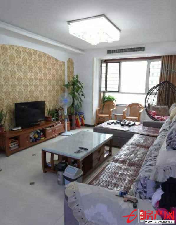 人和天地好戶型精裝修最好全款也可以先付九十萬左右送儲(chǔ)藏室中裝