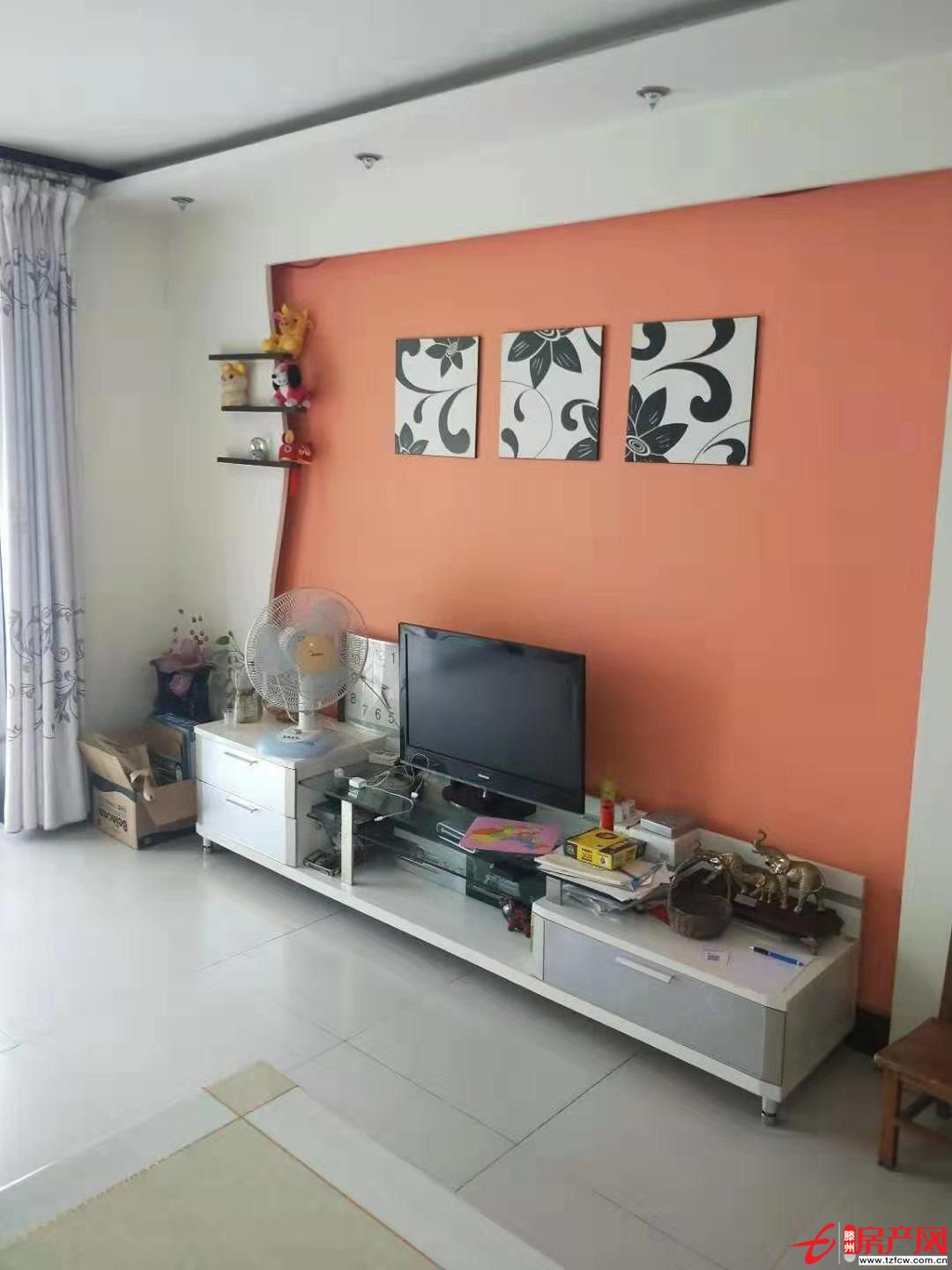 福臨佳園兩室免費(fèi)停車位南北通透精裝修證滿五送家具家電和儲(chǔ)藏室