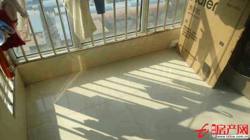 嘉譽(yù)商貿(mào)城最好樓層，馬上下證！先付六十萬精裝修！上學(xué)方便