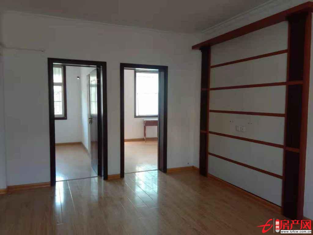 富麗華小區(qū)精裝修，采光刺眼，領(lǐng)包入住，隨時(shí)看房?。?！