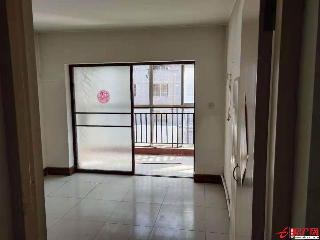 尚賢居 多層3樓 兩室一廳 簡單裝修 家具齊全 出行便利