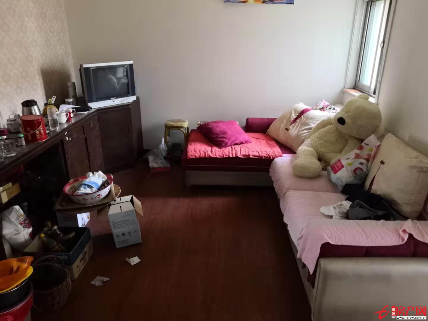 學(xué)區(qū)房，生活方便，部分家具，領(lǐng)包可住