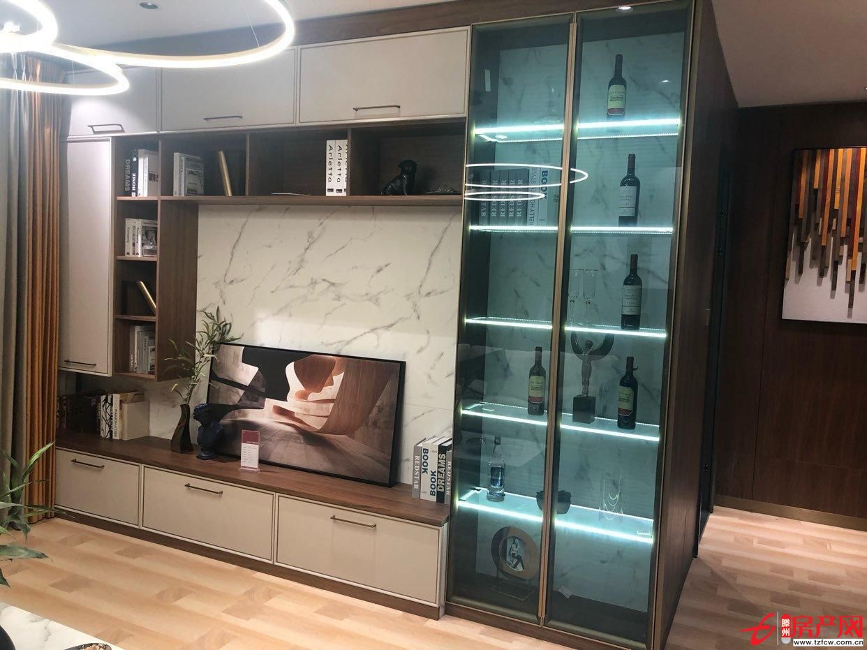 金河灣學(xué)區(qū)房?jī)r(jià)格低南北通透交通便利沒(méi)有綁定上房費(fèi)用以交清