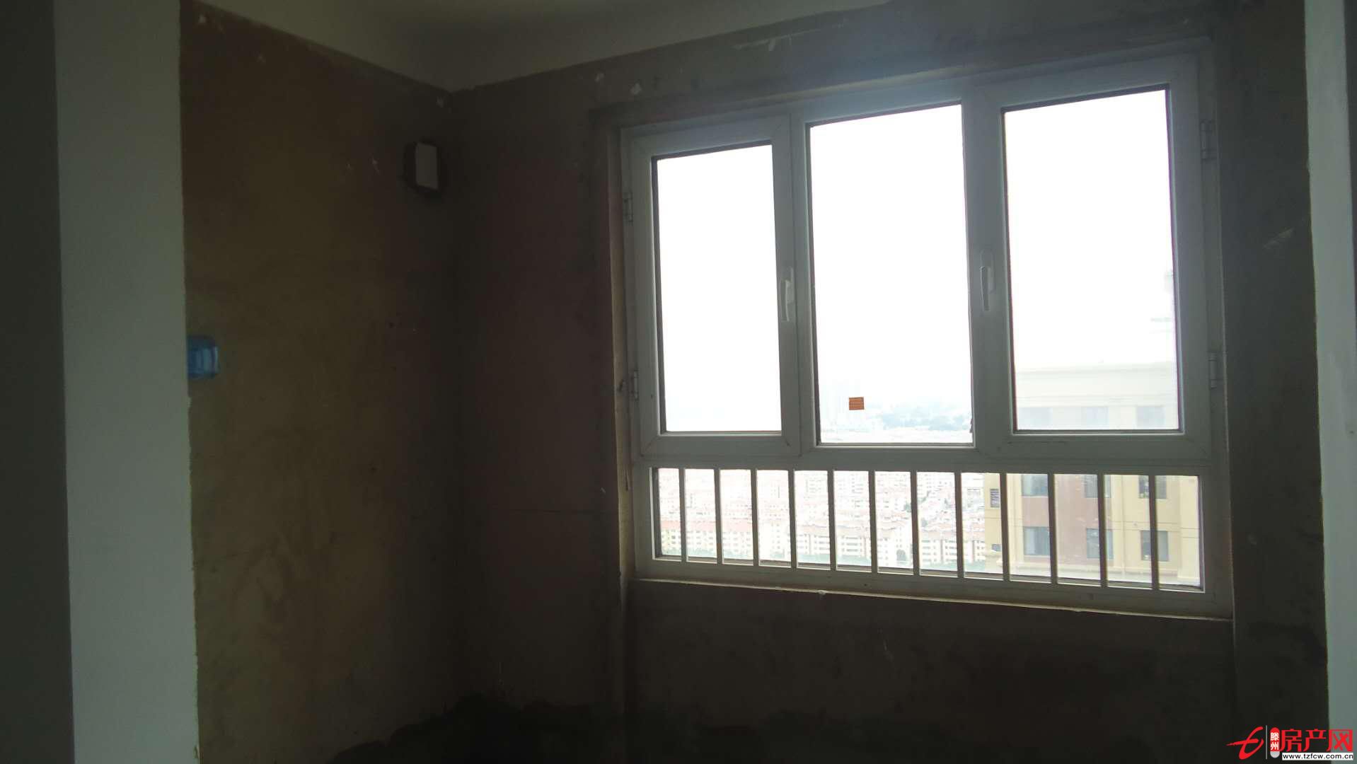 金河灣學(xué)區(qū)房?jī)r(jià)格低南北通透交通便利沒(méi)有綁定上房費(fèi)用以交清