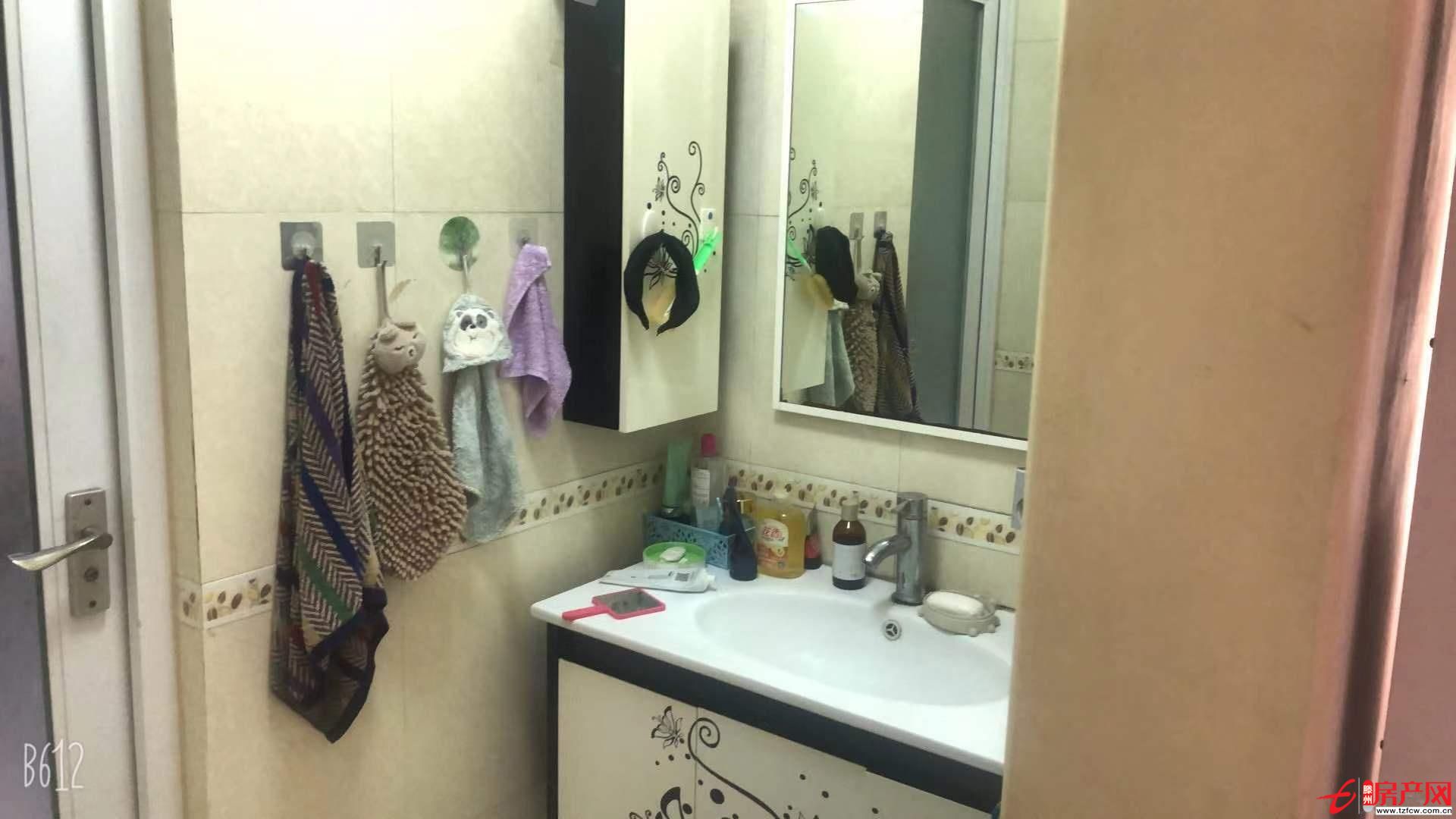 滕都帝戶型方正合理南北通透實(shí)際面積大贈(zèng)送閣樓正滿五年支持貸款