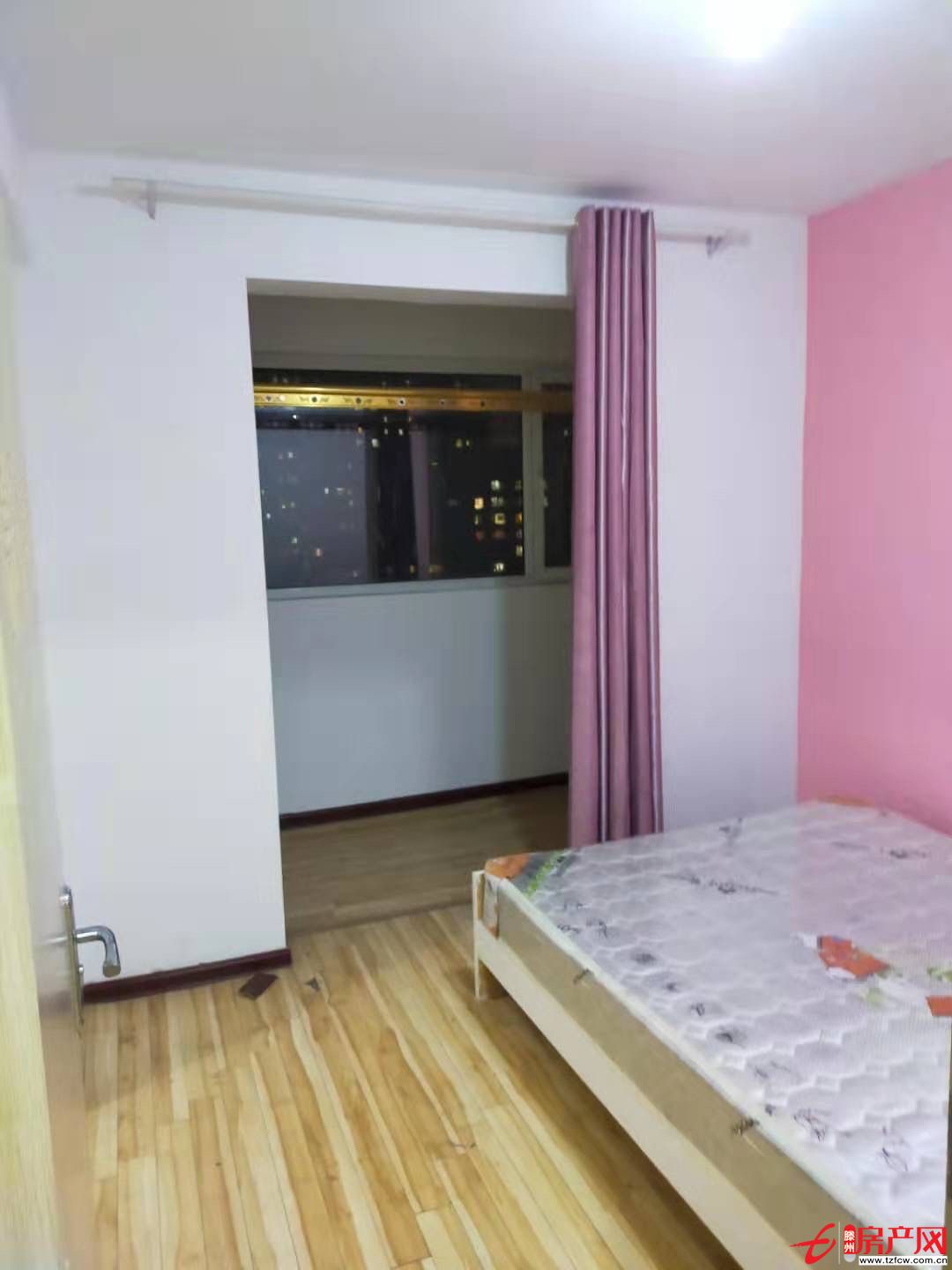 金河灣 地理位置好房間溫馨 購物方便設(shè)備齊全自動(dòng)洗衣機(jī)熱水器