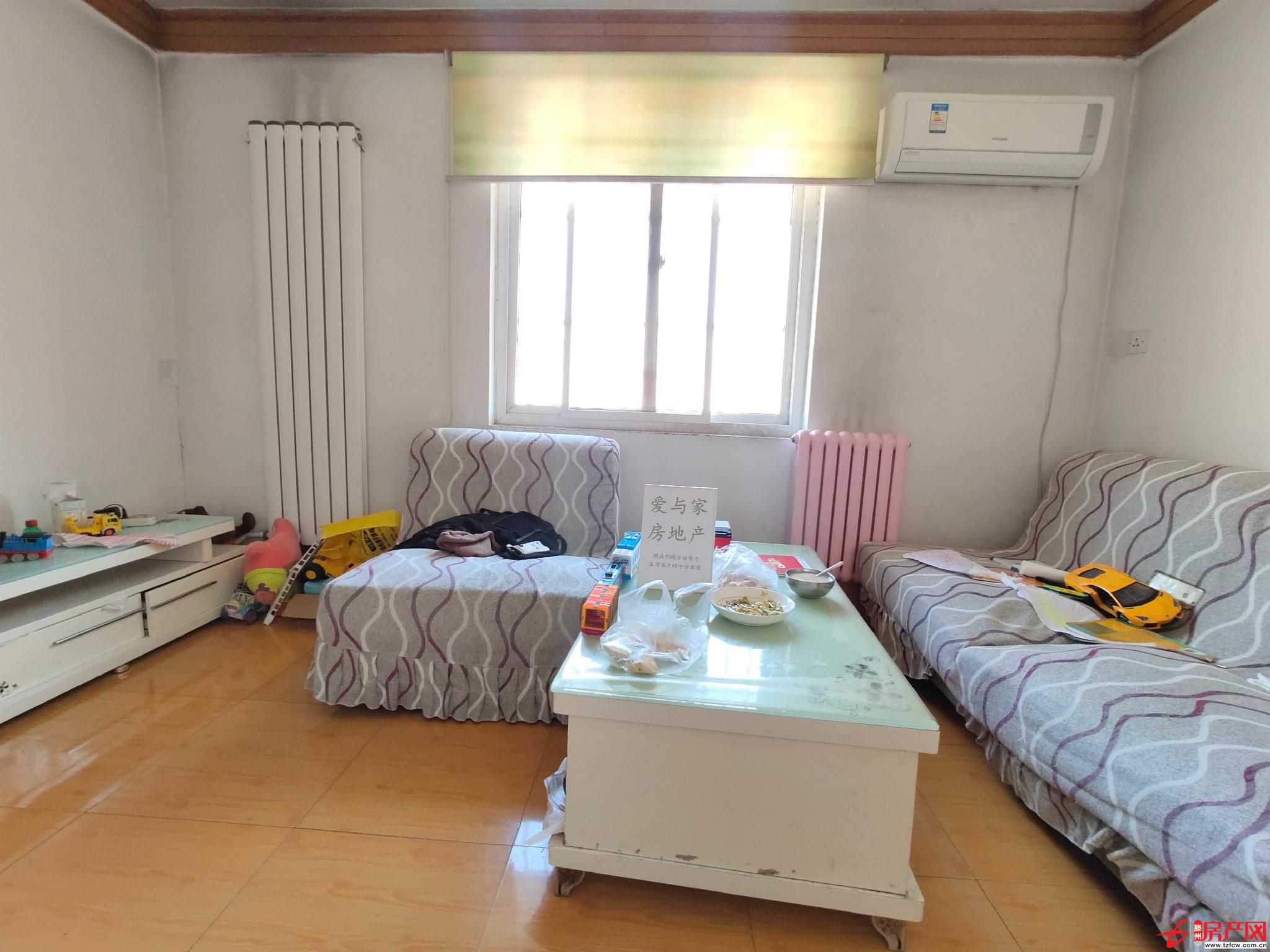 北安居小區(qū)首付20萬五樓客廳帶東窗，看房方便