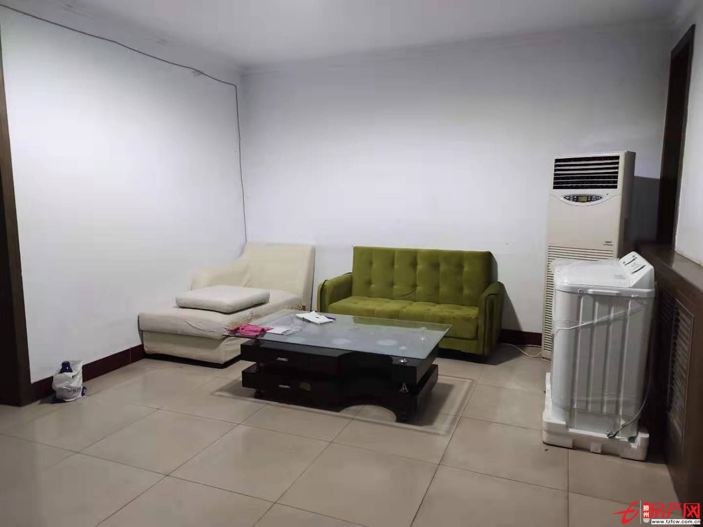 地處市中心交通方便家具家電齊全，拎包即住