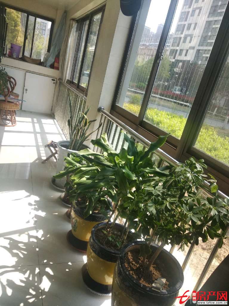 吉房出售濱江水晶城兩室兩廳證滿兩年可貸款過戶費(fèi)低