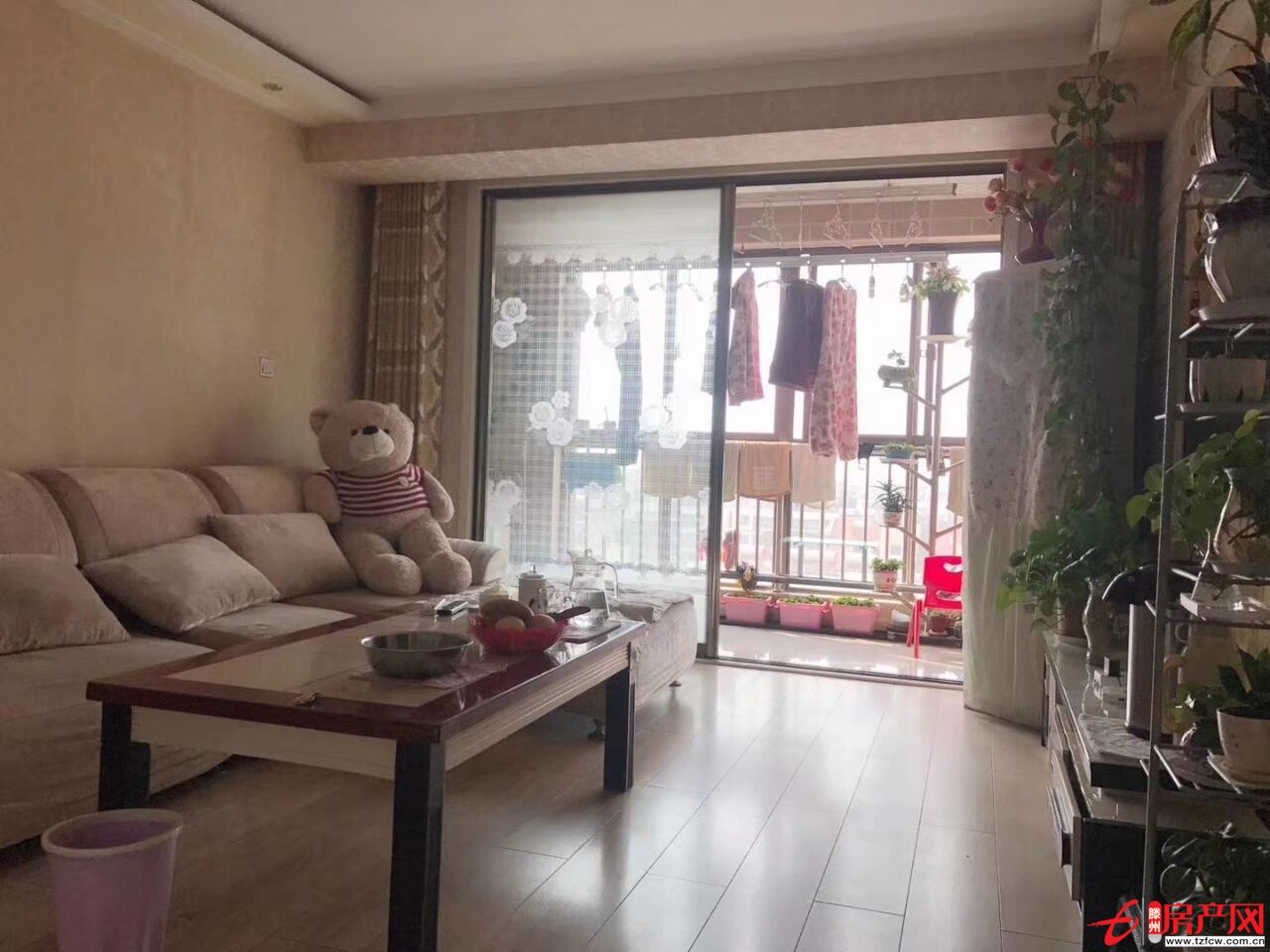 滕都帝景好樓層，一室一廳朝陽(yáng)，精裝，證滿五年可貸款