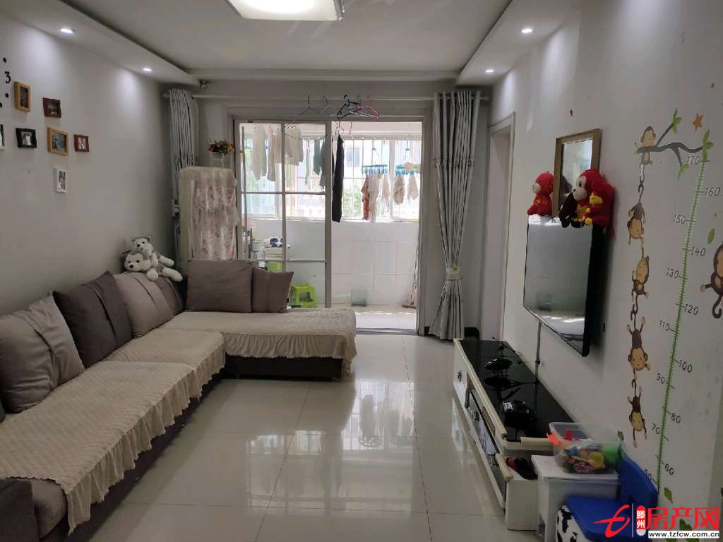 領(lǐng)秀城一樓相當(dāng)于二樓，小高層，精裝，可貸款