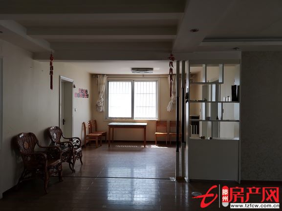 步行街北區(qū)淘寶街東側(cè)學(xué)區(qū)房簡(jiǎn)單裝修拎包入住