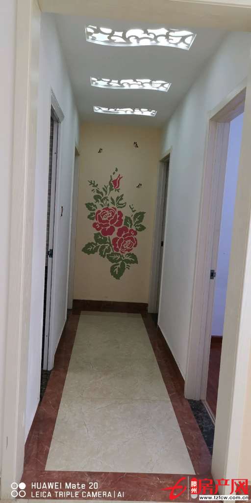 威尼斯一區(qū)好樓層，精裝，有證可貸款