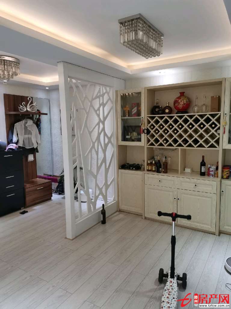 陽光麗景好樓層，精裝修，有證可以貸款。