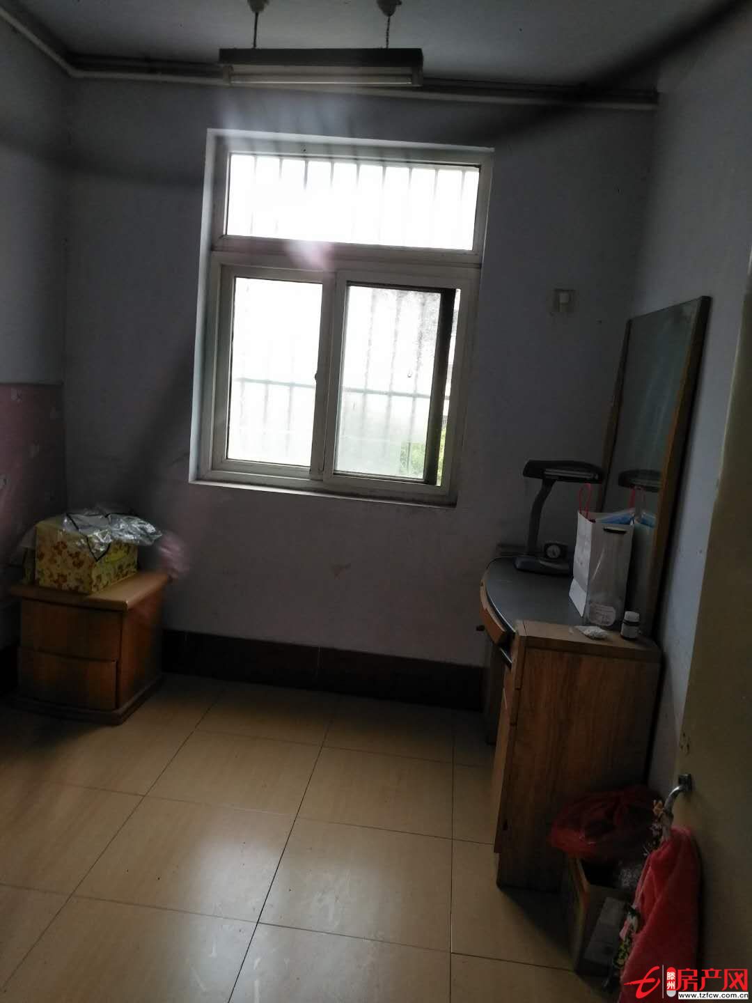 急租！緊靠荊河南岸，環(huán)境優(yōu)美、生活、交通購(gòu)物方便！