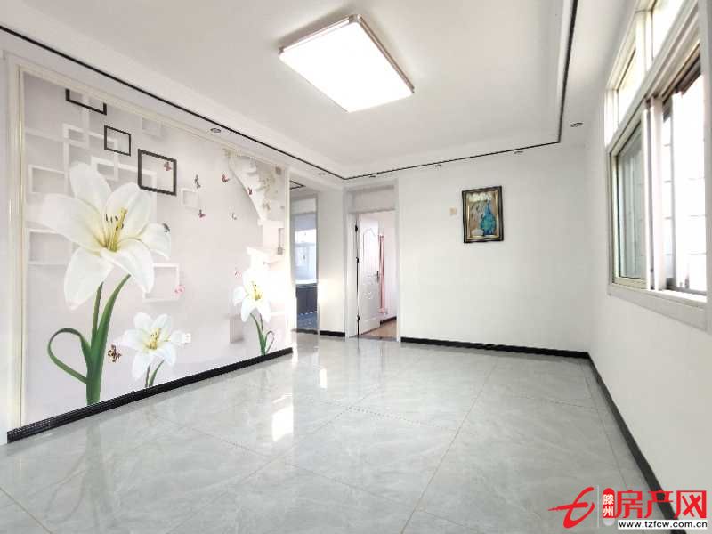 人民醫(yī)院西鄰杏壇西區(qū)精裝三室可貸款