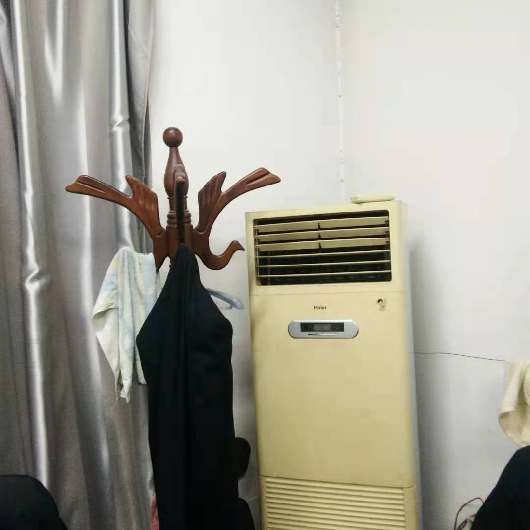 普通裝修3室2廳1衛(wèi)100m21000元/月