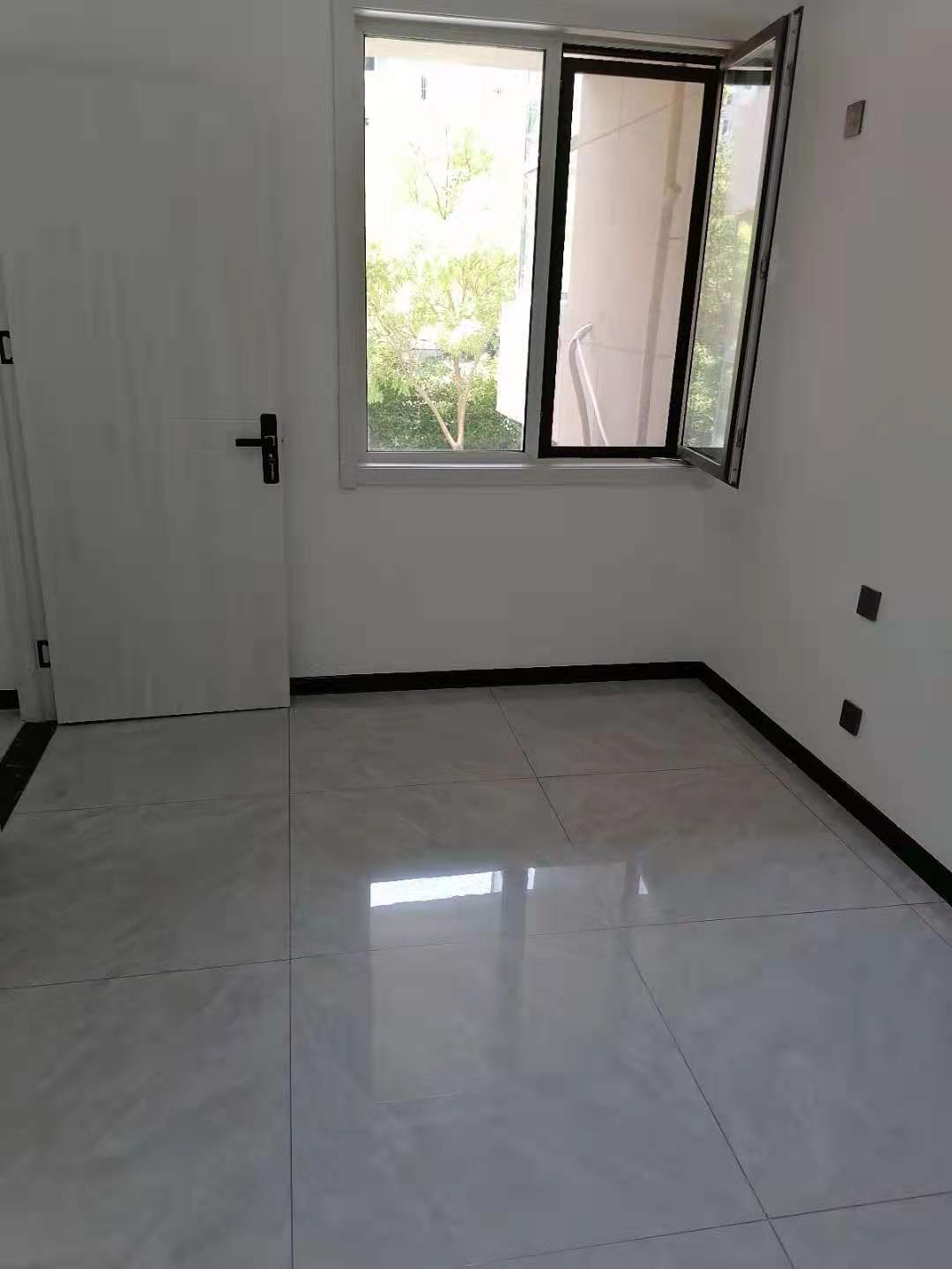 和諧康城B區(qū)豪華裝修配合房貸