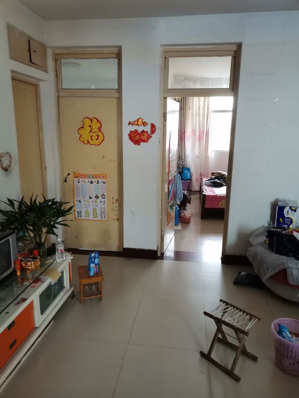 趙王河小區(qū)房管局宿舍3室1廳1衛(wèi)83.41m2,證滿五年，79.8萬可貸款，送超大儲藏室