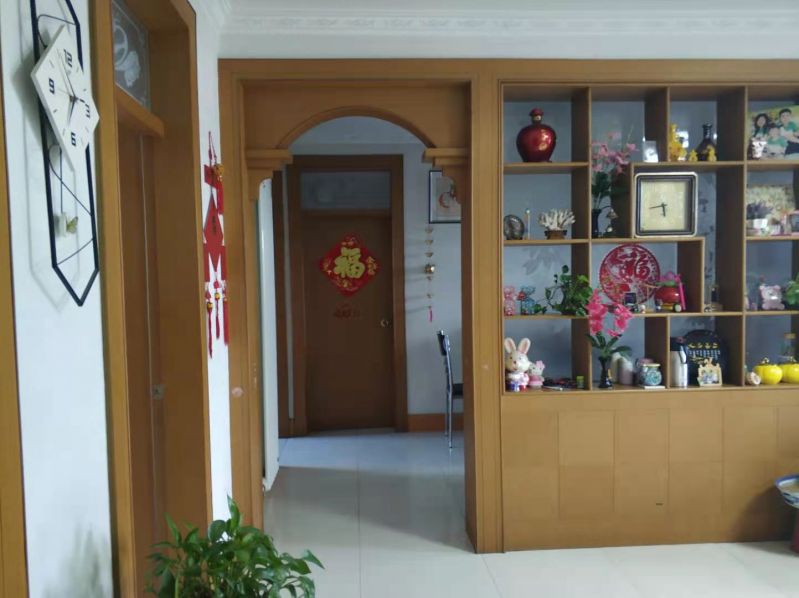 普通裝修4室2廳1衛(wèi)110m2112萬(wàn)元