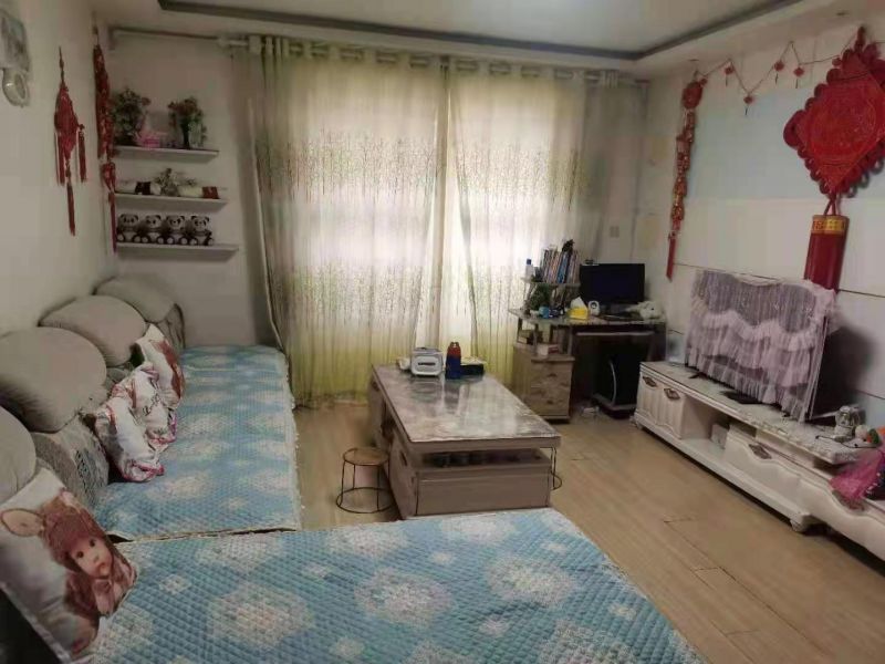 香格里拉小區(qū)  電梯精裝修送車庫3室2廳1衛(wèi)115m2122萬元