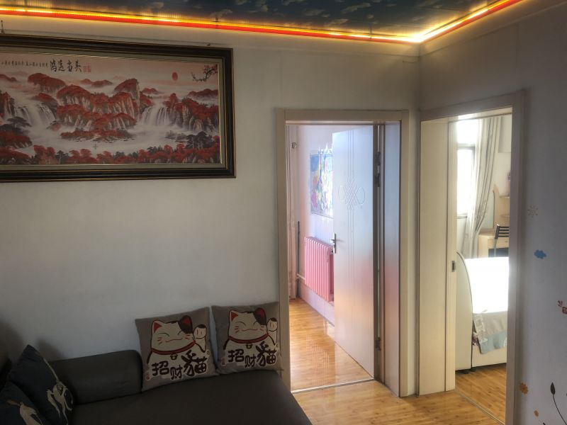 精裝修3室2廳1衛(wèi)80m280萬(wàn)元