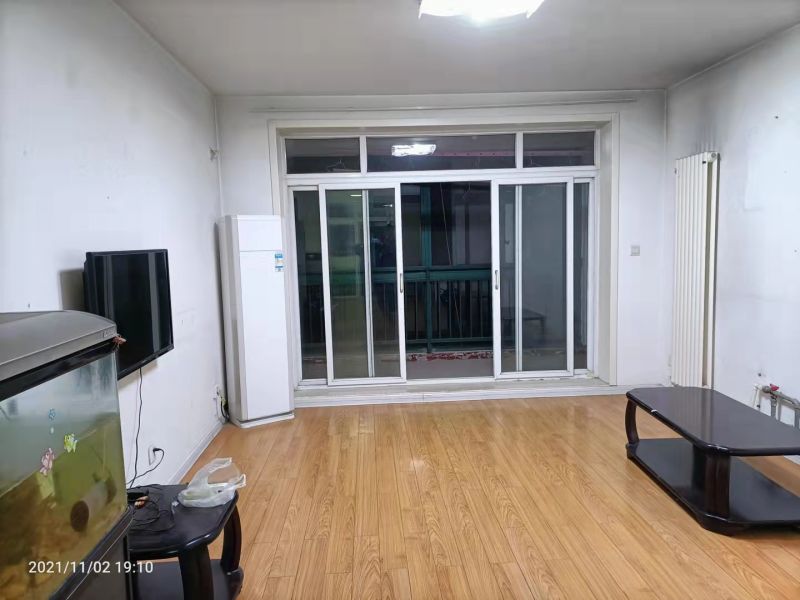 多層3室2廳2衛(wèi)137m22000元/月