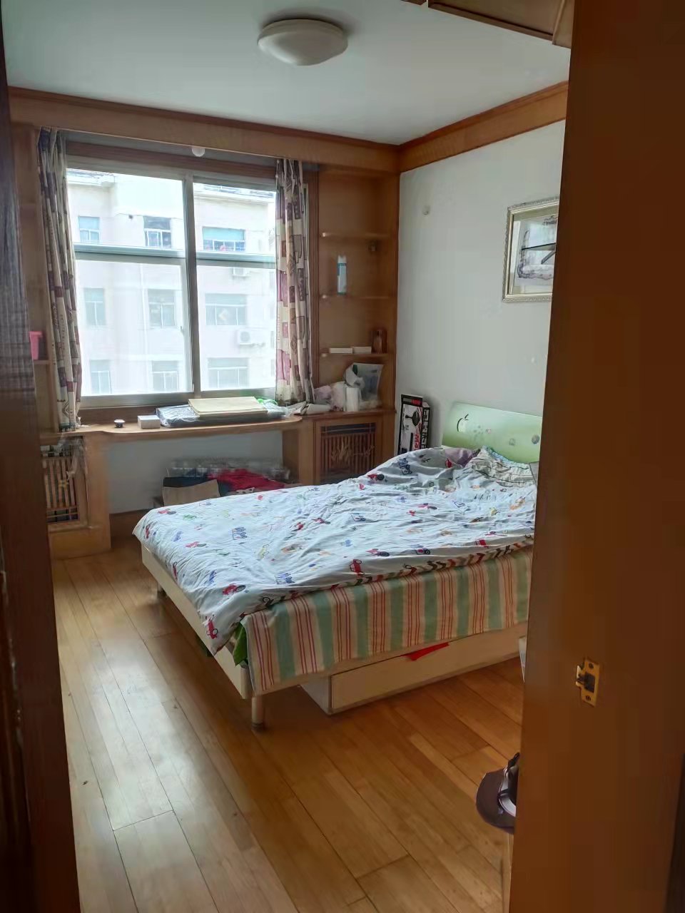 精裝修3室2廳1衛(wèi)102m21100元/月