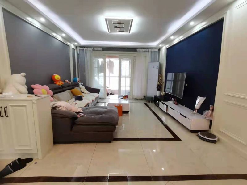 精裝修3室2廳2衛(wèi)135m2160萬.送車位.家電,家具.