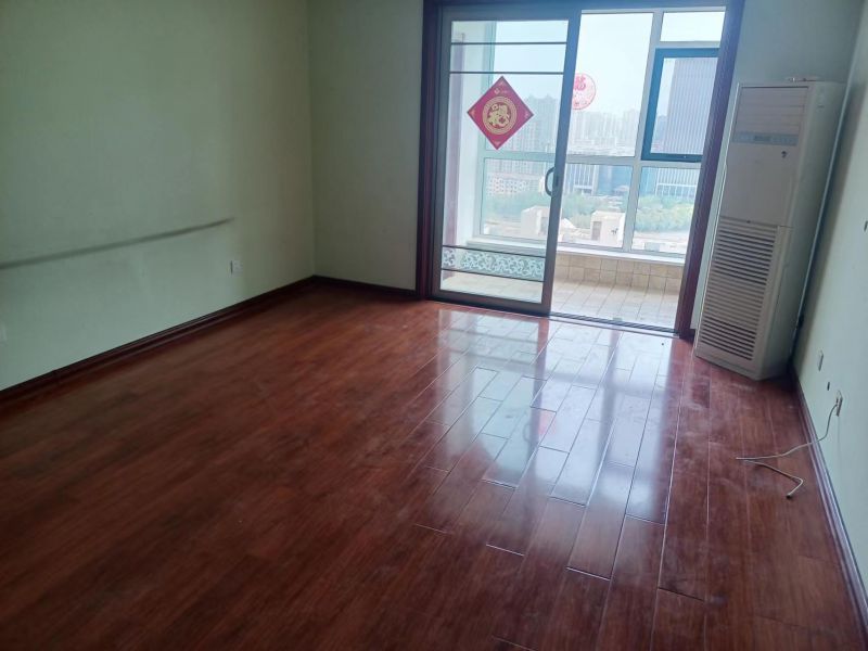 精裝修3室2廳1衛(wèi)145m22300元/月