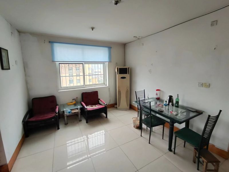 安居三期 家具家電齊全普通裝修2室1廳1衛(wèi)70m21000元/月