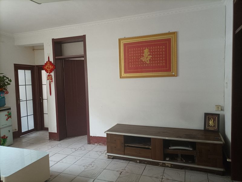 普通裝修3室1廳1衛(wèi)78.9m266萬元