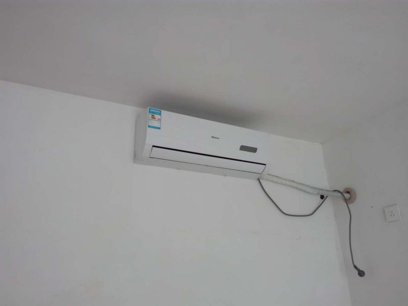 領(lǐng)包即住，上學(xué)方便，交通便利，購物方便