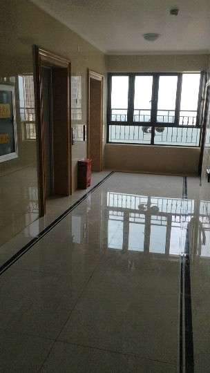 房東直售！祥云奧體華府3室2廳2衛(wèi)114萬(wàn)元136m2毛坯?？煞制诟犊?。