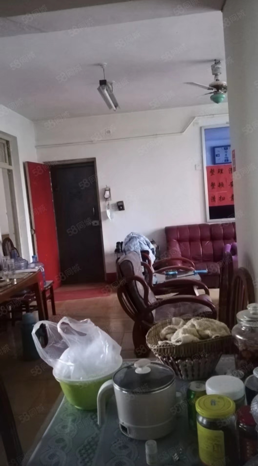 普通裝修3室2廳1衛(wèi)101m21200元/月