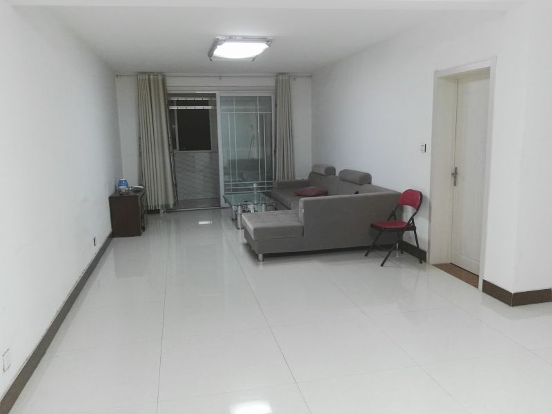 精裝修3室2廳2衛(wèi)137m21400元/月