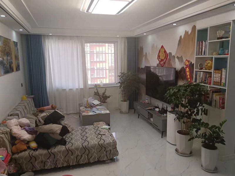 精裝修3室2廳1衛(wèi)119m2136萬元