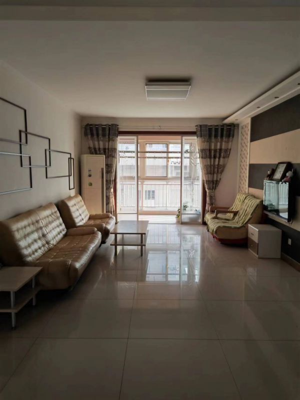 精裝修3室2廳2衛(wèi)160m22700元/月