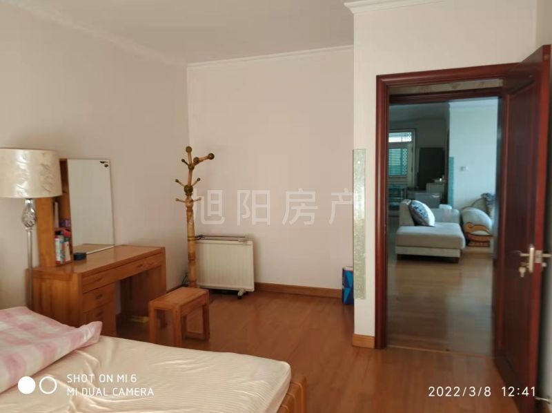 精裝修3室2廳2衛(wèi)140m2139萬元