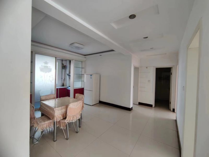 精裝修3室2廳2衛(wèi)127m21800元/月