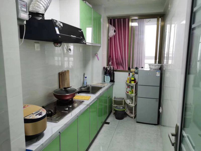 精裝修1室1廳1衛(wèi)60m21300元/月