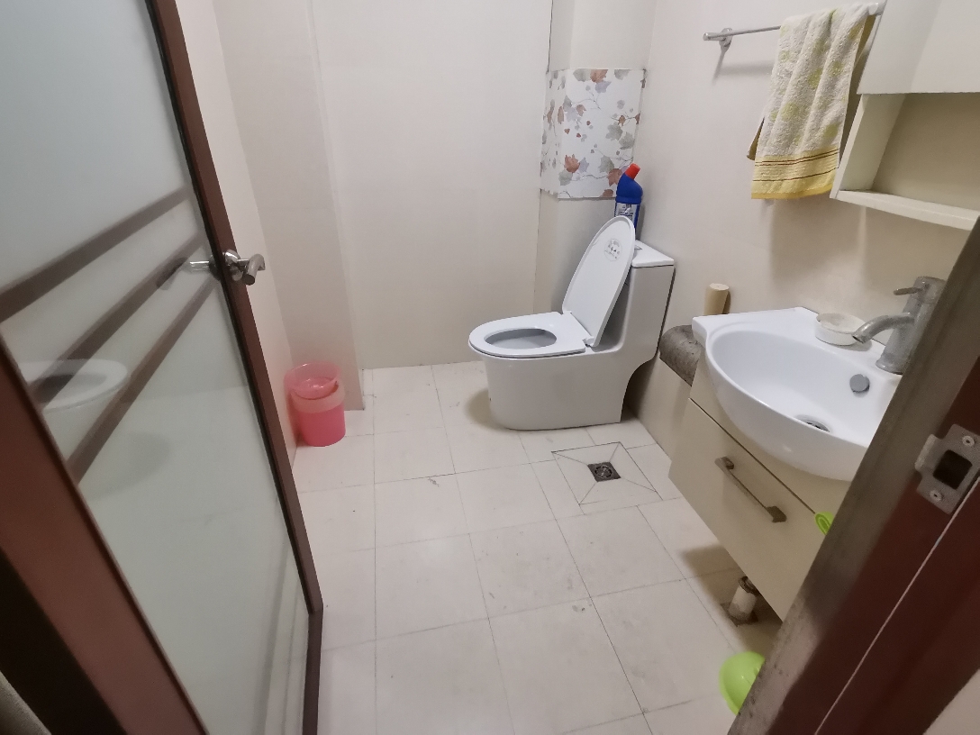 華騰小區(qū) 精裝修4室2廳1衛(wèi)144m2168萬(wàn)元